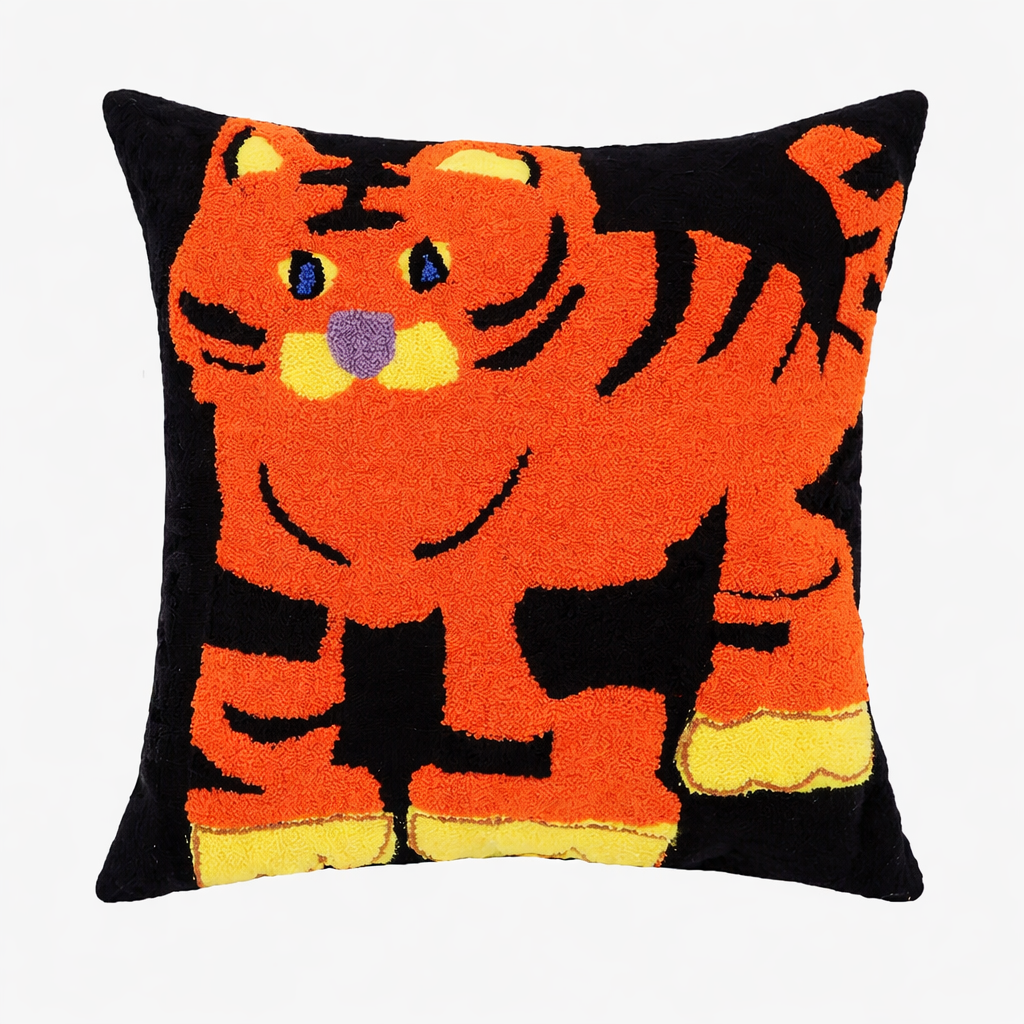 Cute Animals Art Throw Pillow – Soft Decorative Cushion for Couch and Bedroom Decor