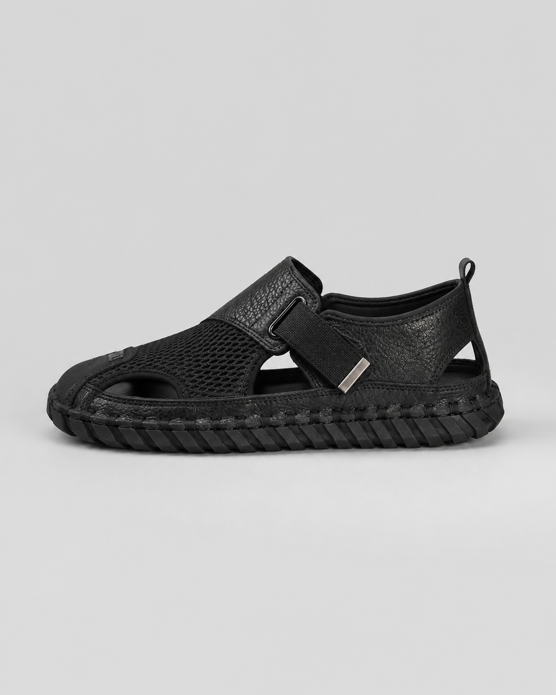 Men’s Closed-Toe Fisherman Sandals in Premium Leather with Breathable Design 01