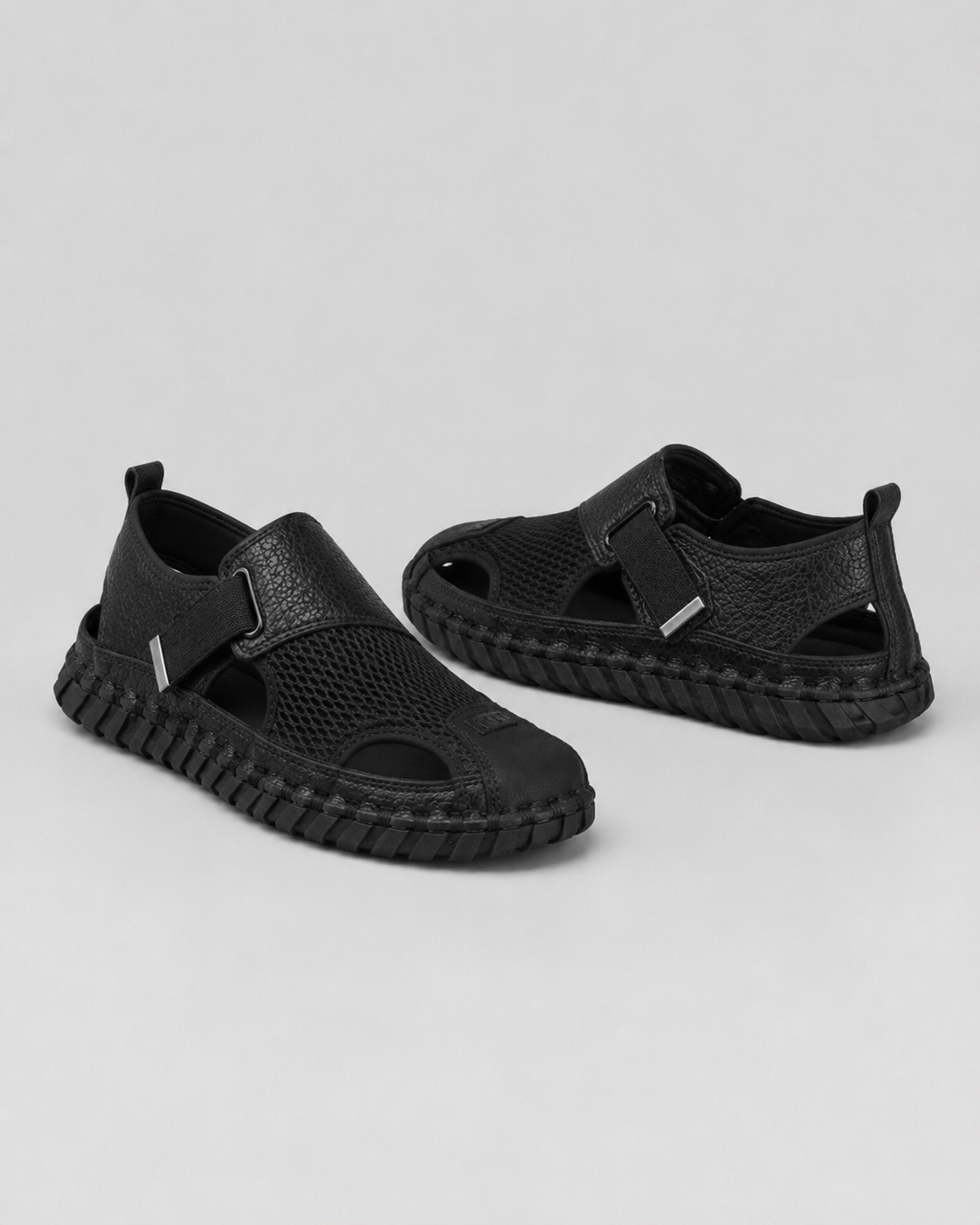 Men’s Closed-Toe Fisherman Sandals in Premium Leather with Breathable Design 02