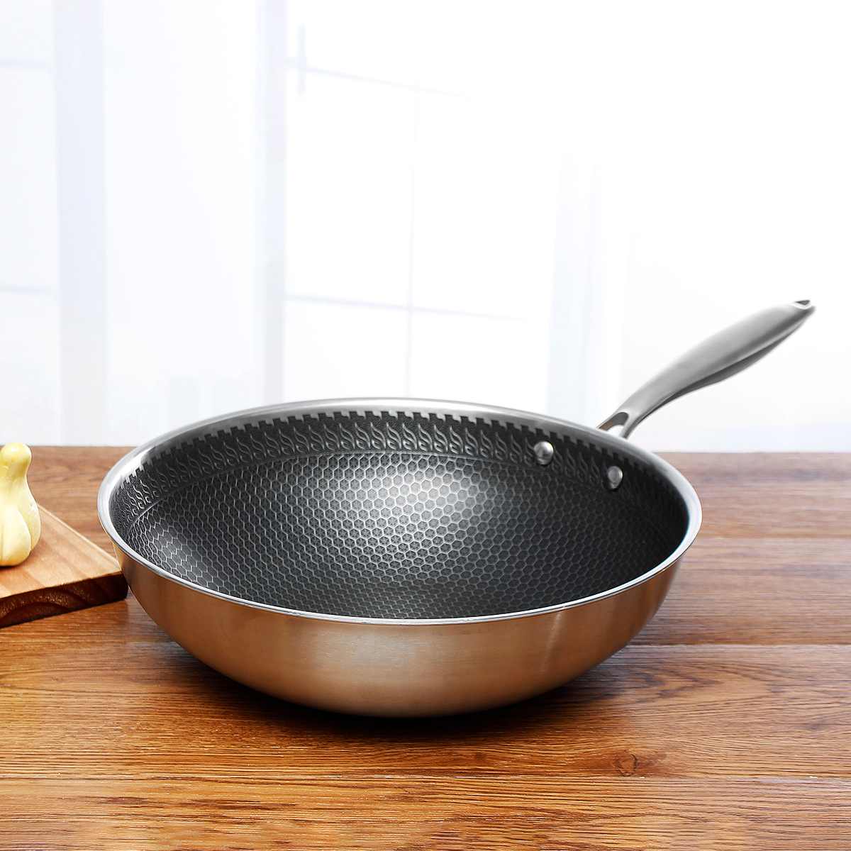 Scratch-Resistant Stainless Steel Non-Stick Frying Pan with Honeycomb Coating and Ergonomic Handle - Versatile for All Heat Sources 3