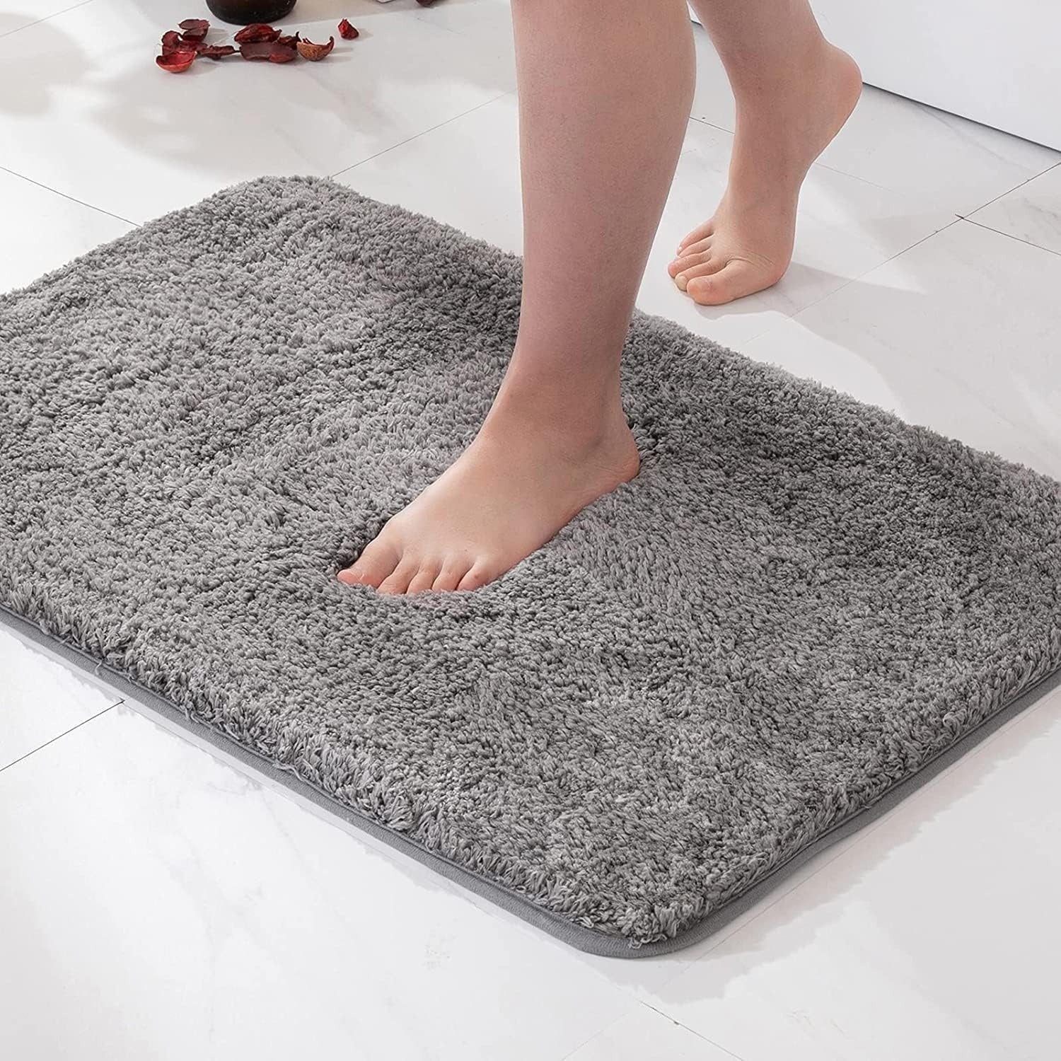 Ultra-Soft Plush Bath Rug with Non-Slip Backing, Highly Absorbent Microfiber Bathroom Mat – Machine Washable, Various Colors Available 1