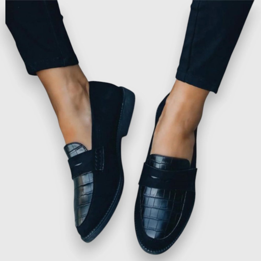 Women’s Black Leather Loafers with Slip-On Design and Orthopedic Support 0