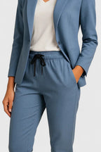 Women’s Elegant Jacket and Pants Set with Classic Cut 3