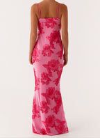 Women’s Elegant Maxi Dress with Sweetheart Neckline and Adjustable Straps 1