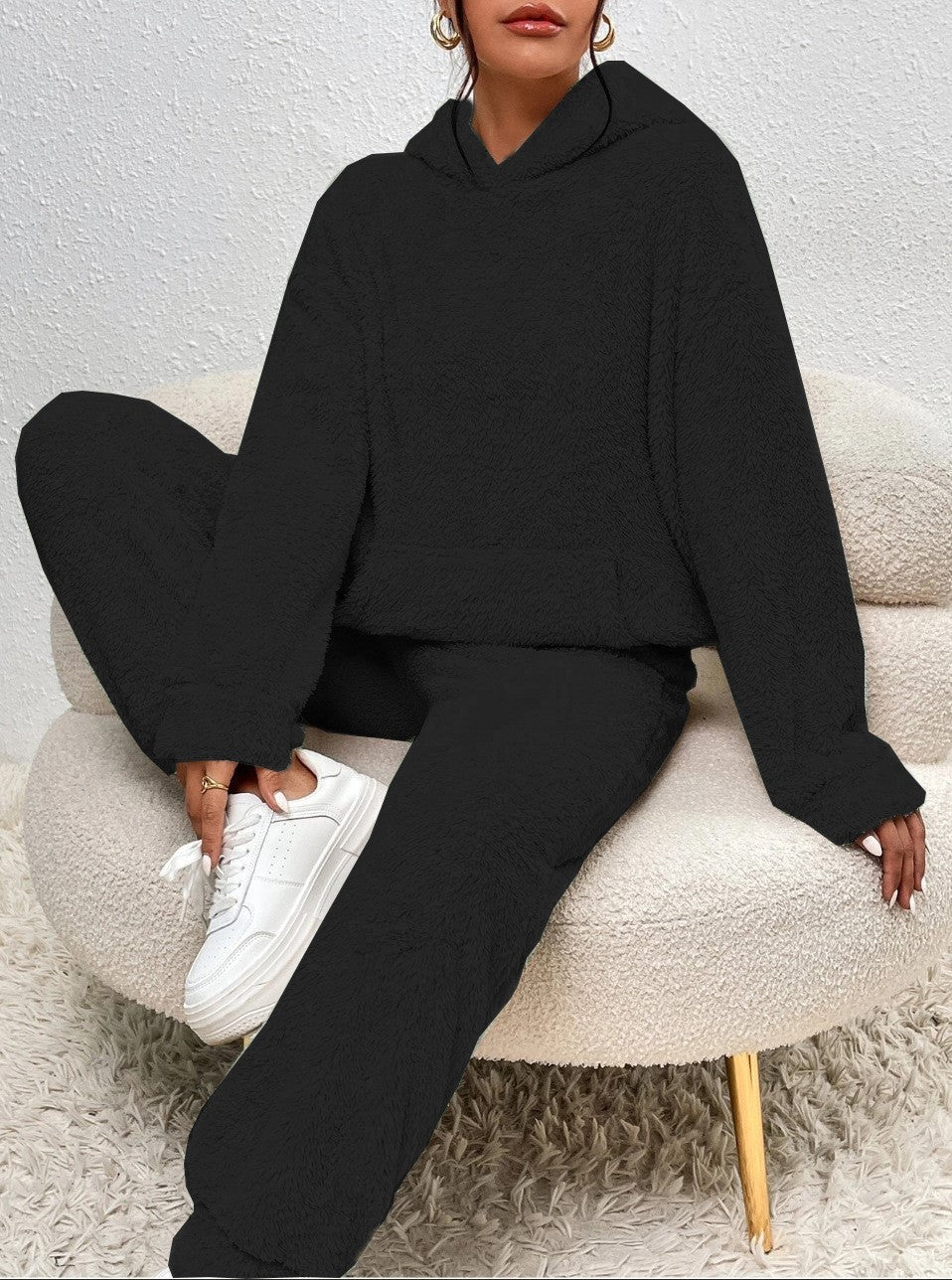 Women’s Fleece Loungewear Set with Oversized Hoodie and Joggers 3