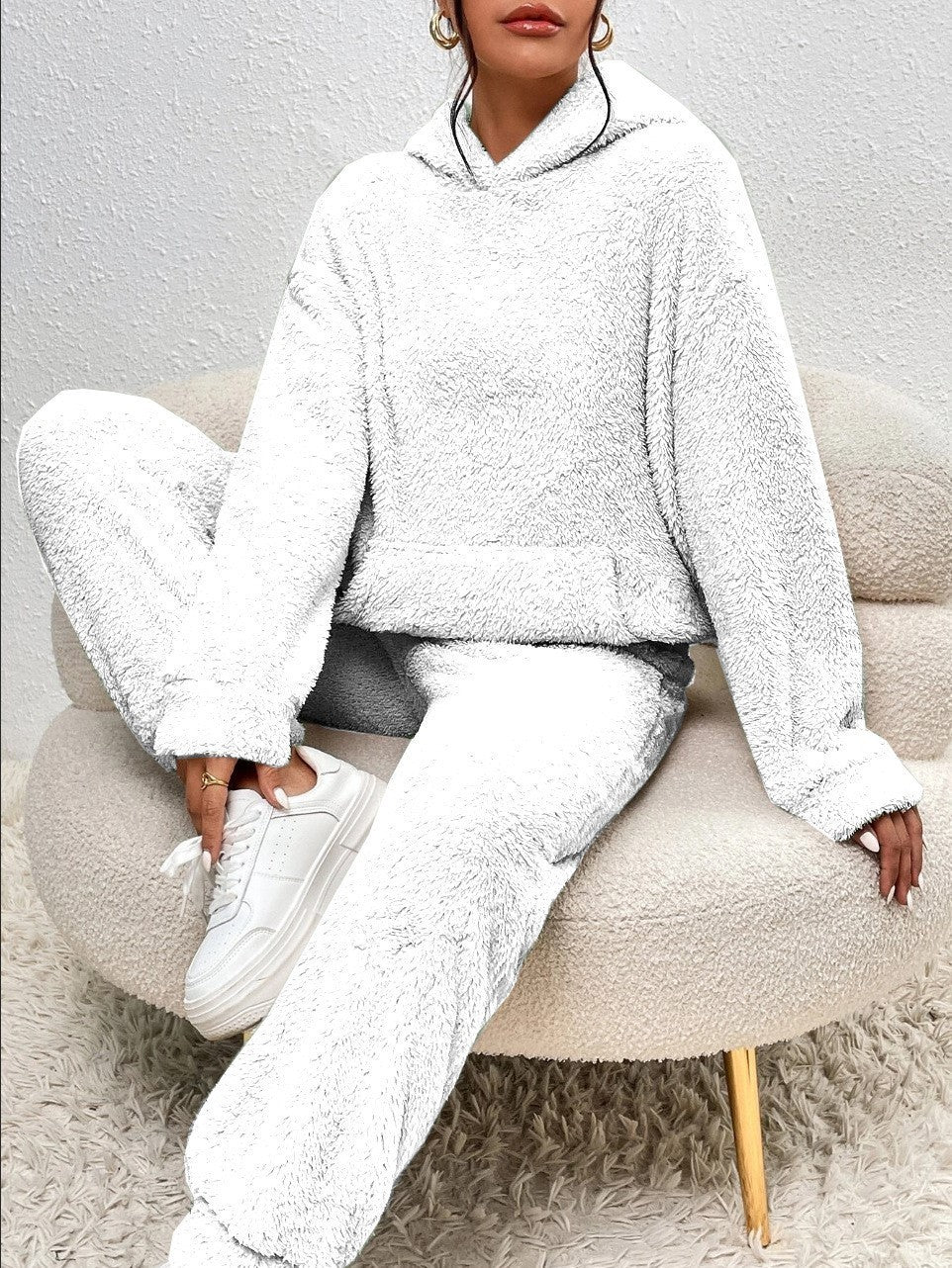 Women’s Fleece Loungewear Set with Oversized Hoodie and Joggers 6