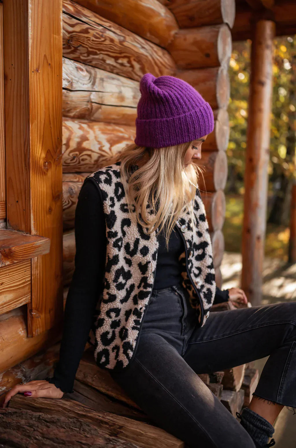 Women’s Leopard Print Vest in Lightweight Fabric with Sleeveless Design 0