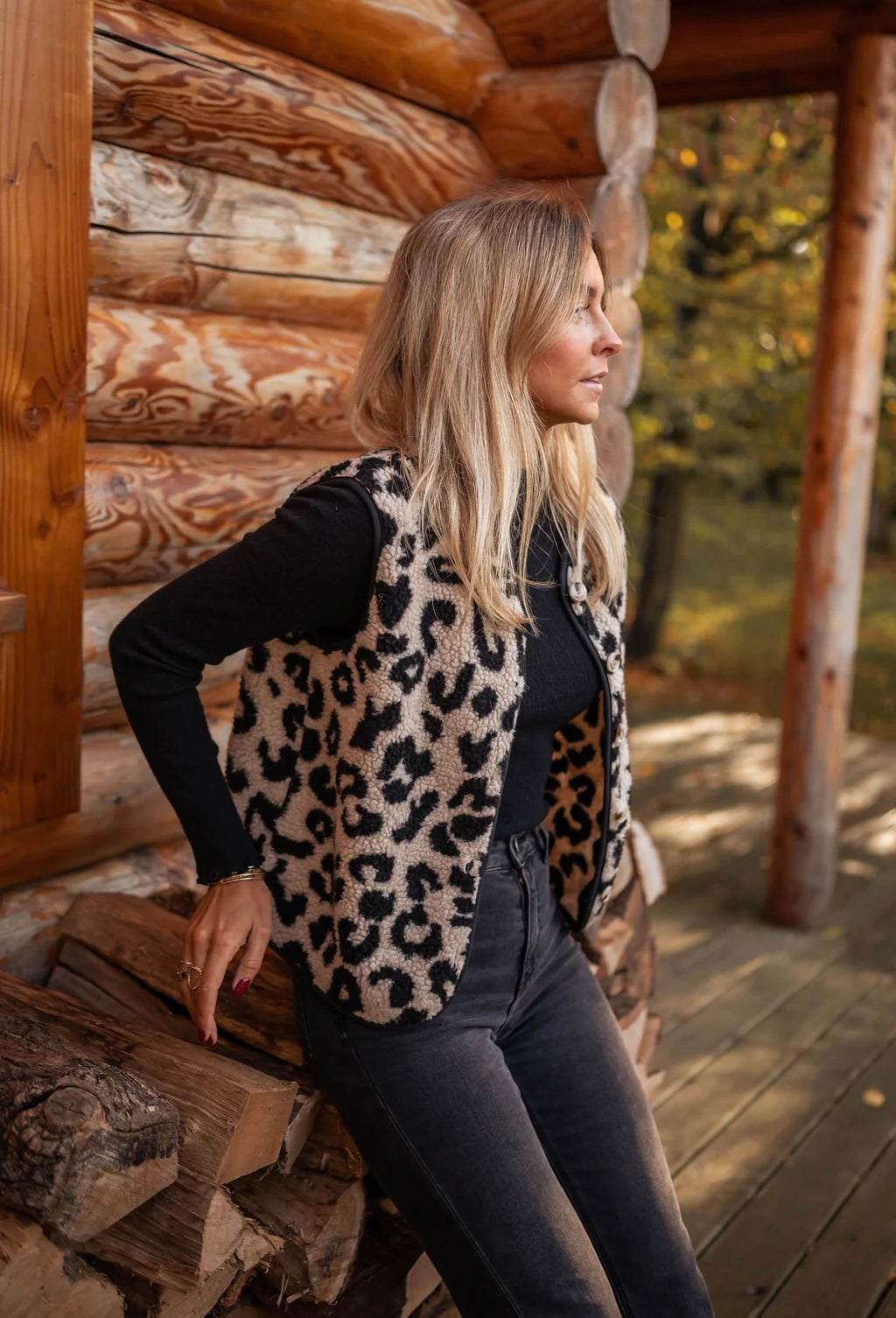 Women’s Leopard Print Vest in Lightweight Fabric with Sleeveless Design 1