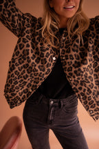 Women’s Lightweight Leopard Print Jacket with Versatile Styling 1