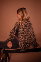 Women’s Lightweight Leopard Print Jacket with Versatile Styling 2