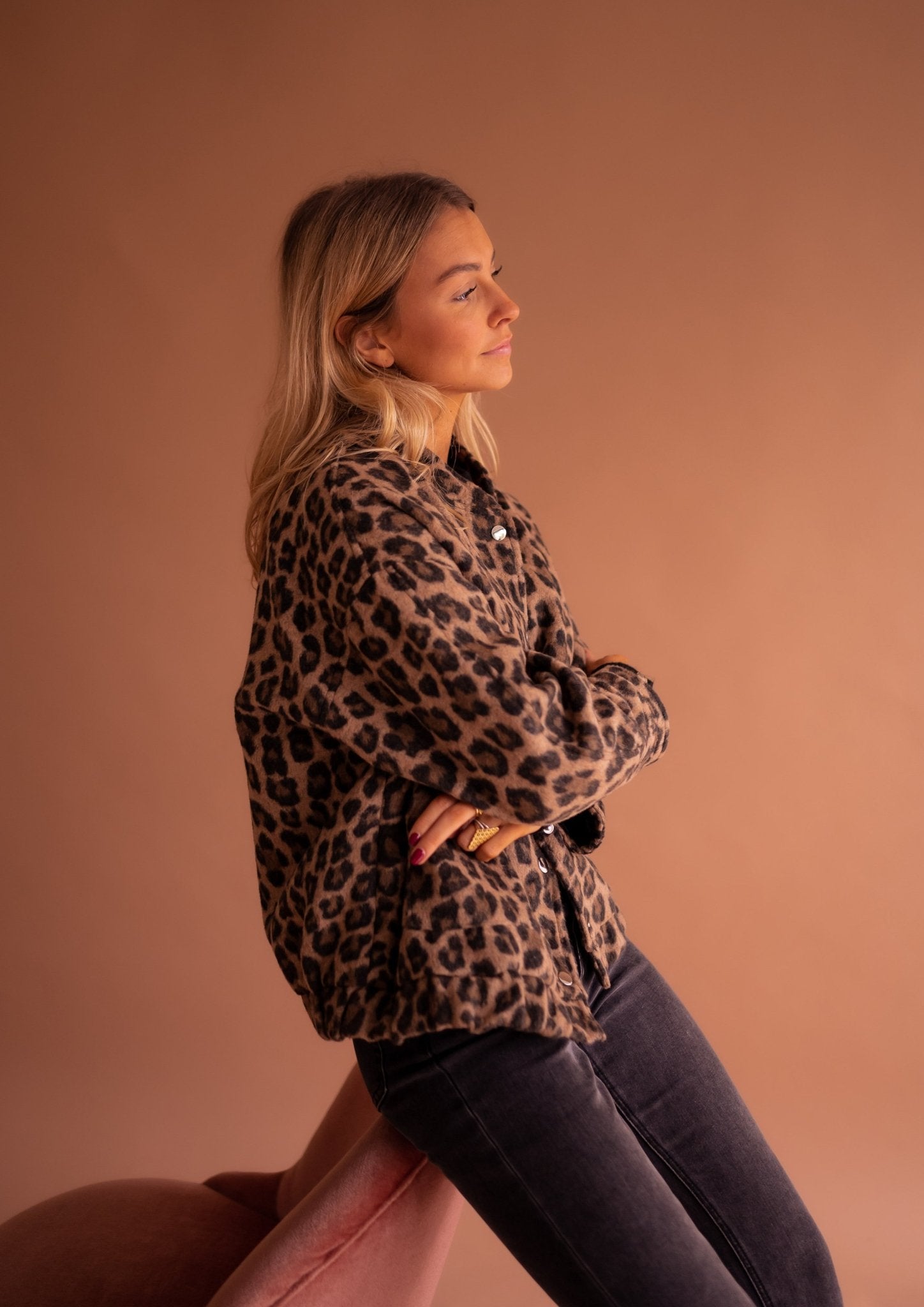 Women’s Lightweight Leopard Print Jacket with Versatile Styling 5