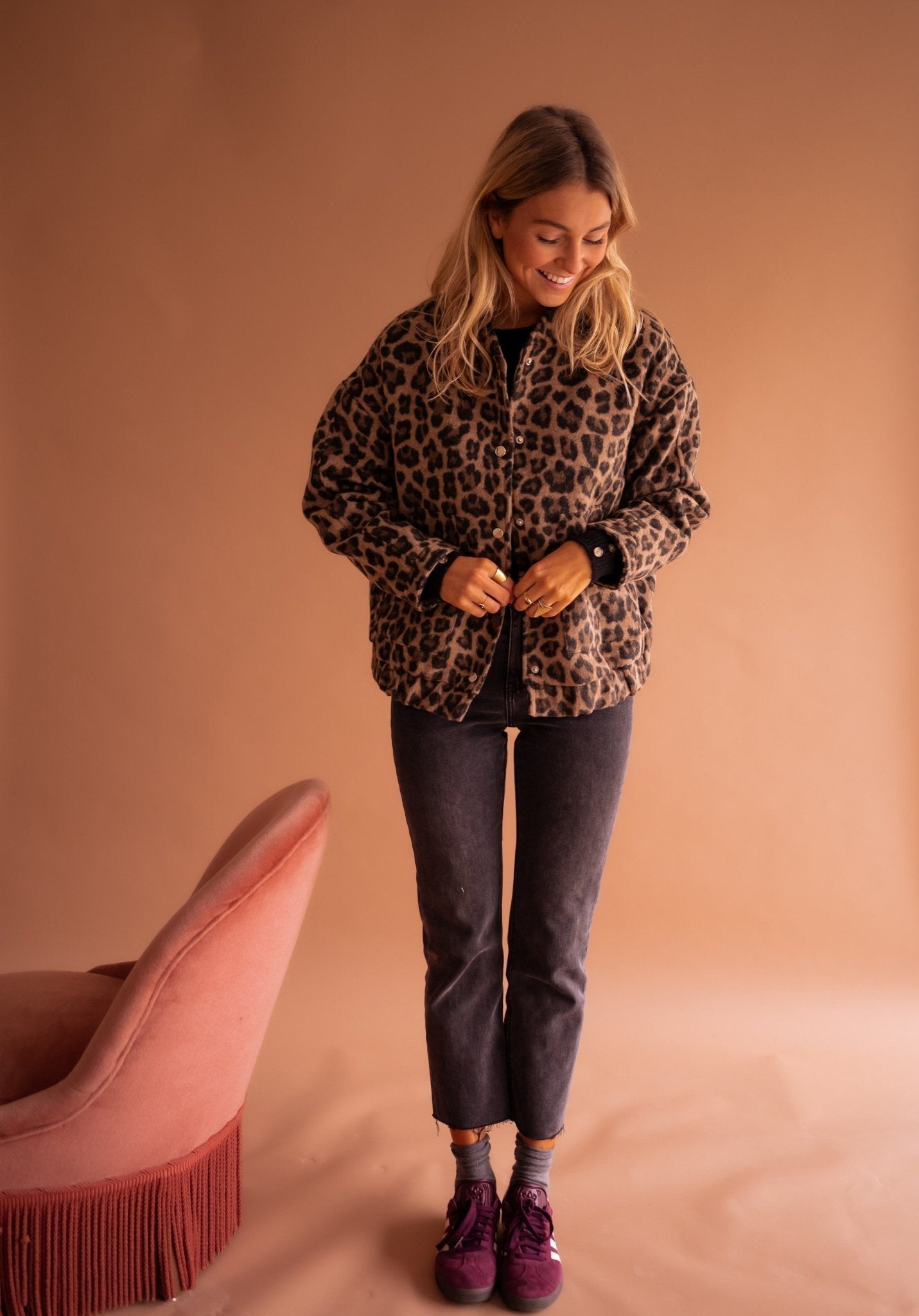 Women’s Lightweight Leopard Print Jacket with Versatile Styling 8