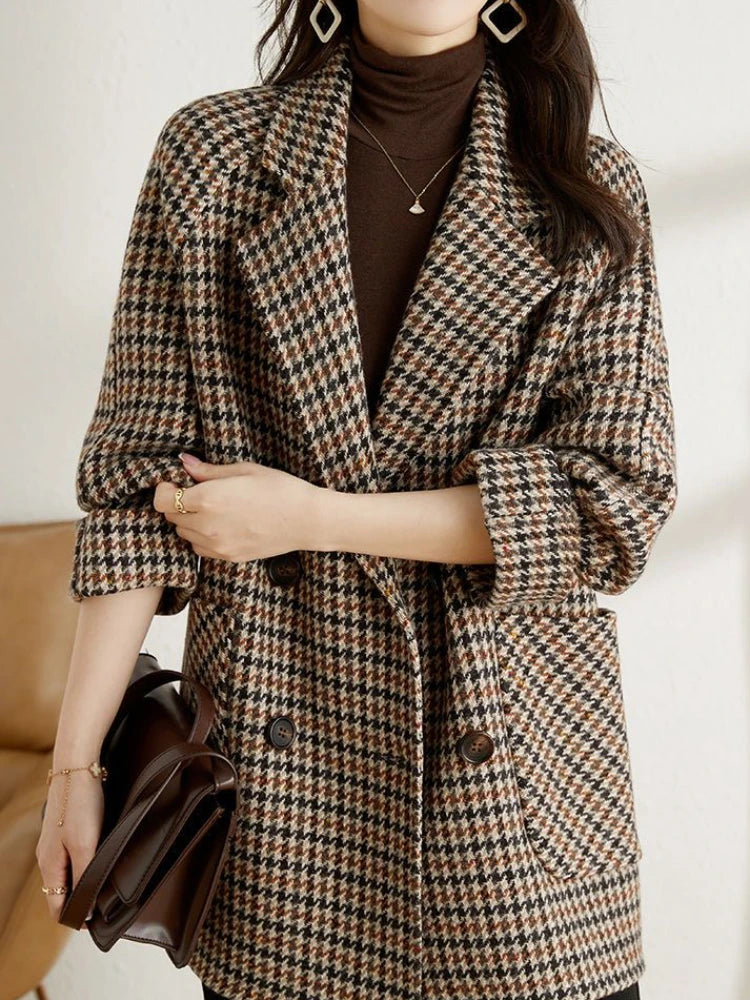Women’s Long Checkered Blazer with Notched Lapels and Relaxed Fit 0