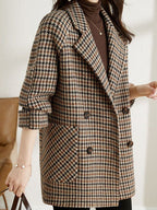 Women’s Long Checkered Blazer with Notched Lapels and Relaxed Fit 3