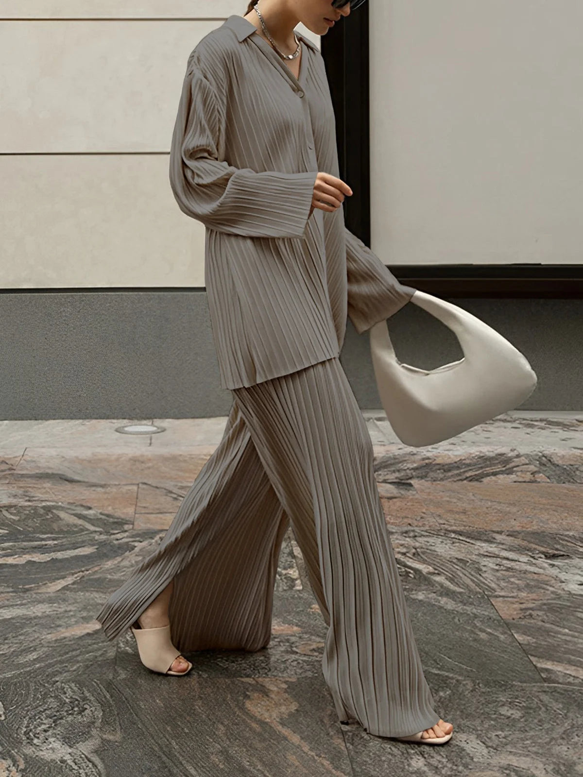 Women’s Loungewear Set in Soft Fabric with Pleated Design and Loose Fit 5