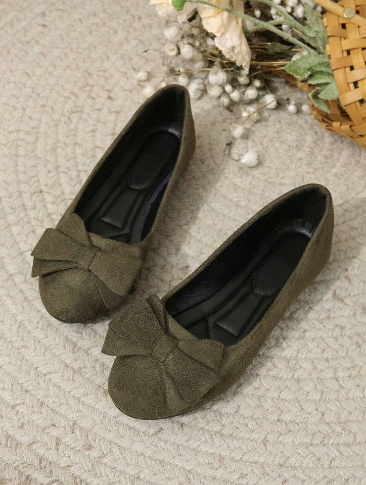 Women’s Orthopedic Ballet Flats in Green Suede with Bow Detail 1