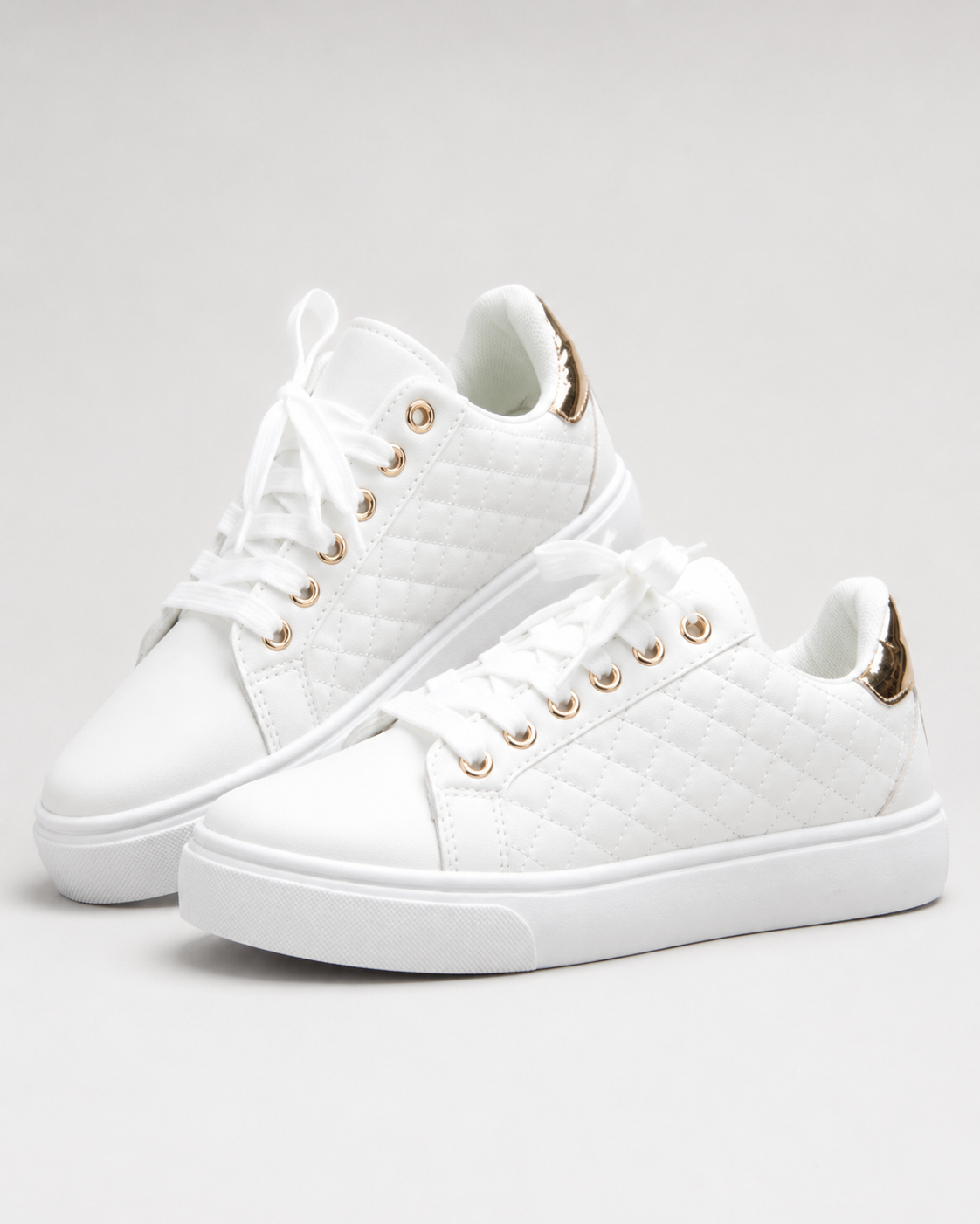 Women’s Orthopedic Lace-Up Shoes with Quilted Detailing for All-Day Comfort 01