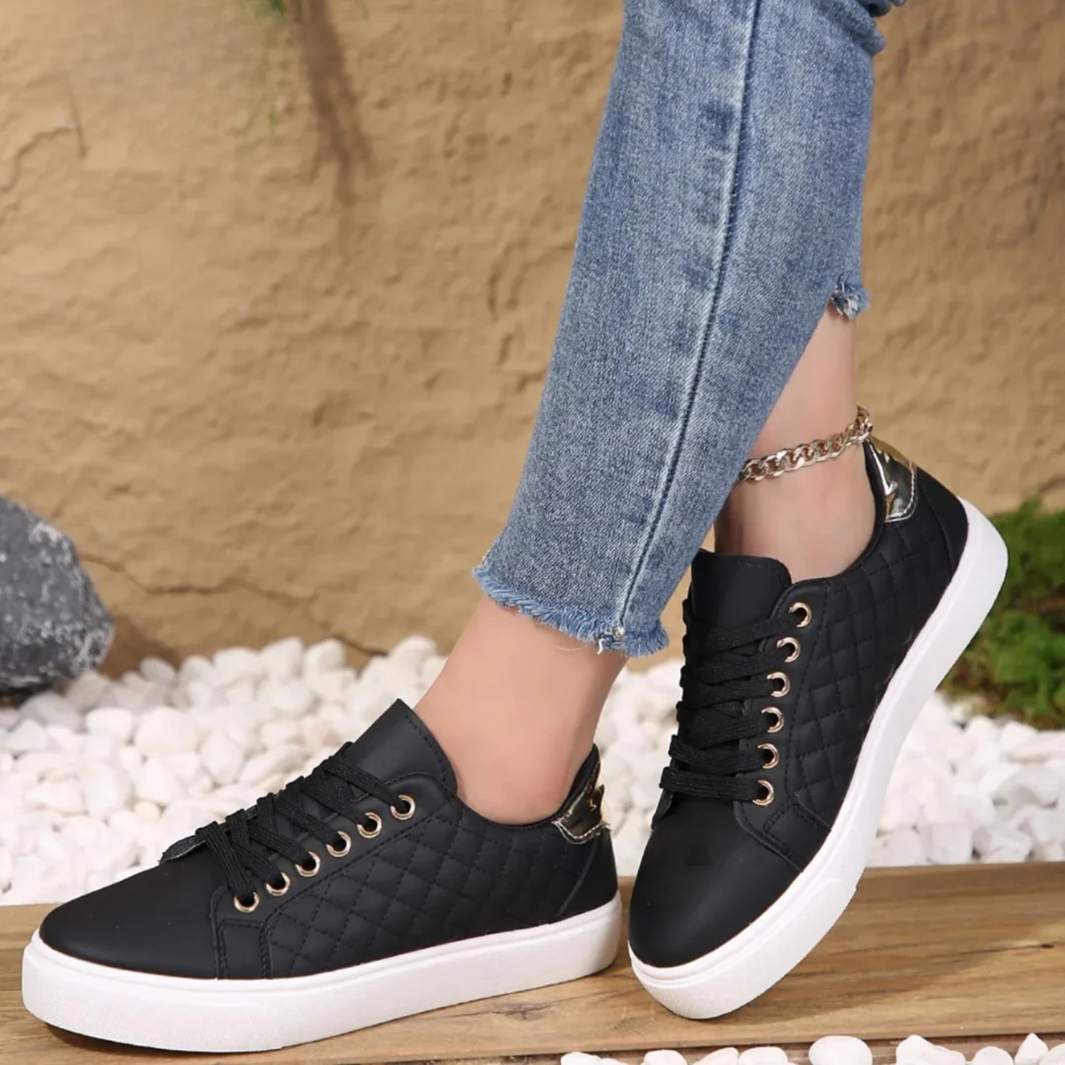 Women’s Orthopedic Lace-Up Shoes with Quilted Detailing for All-Day Comfort 1