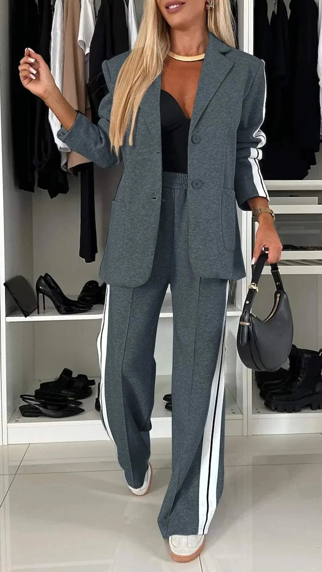 Women's Striped Blazer and Pant Suit Set with Tailored Fit and Pockets 4