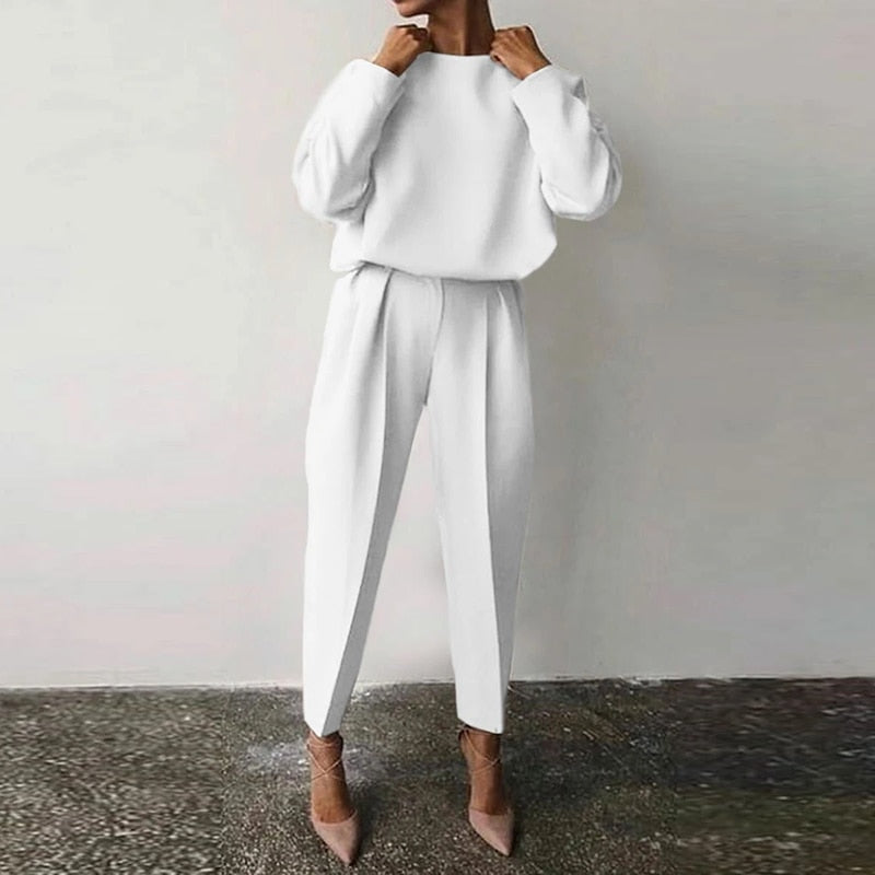 Women’s Tailored Two Piece Suit Set in Lightweight Fabric for Versatile Styling 0
