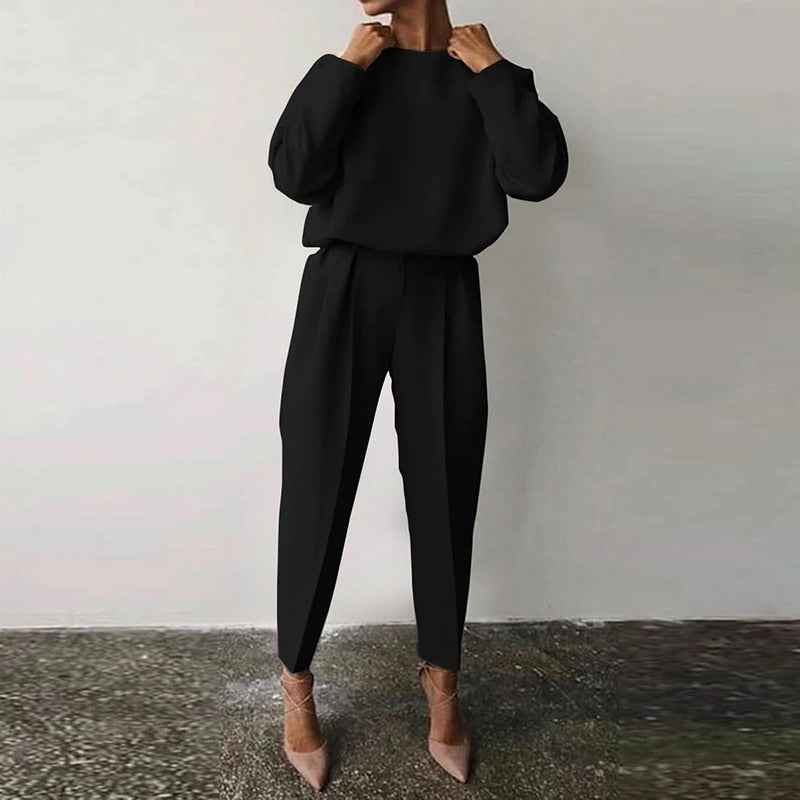 Women’s Tailored Two Piece Suit Set in Lightweight Fabric for Versatile Styling 3