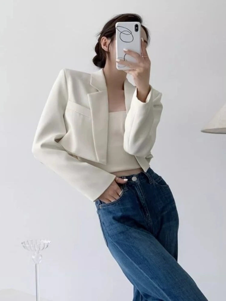 Women’s White Blazer with Long Sleeves and Open Front Design 1