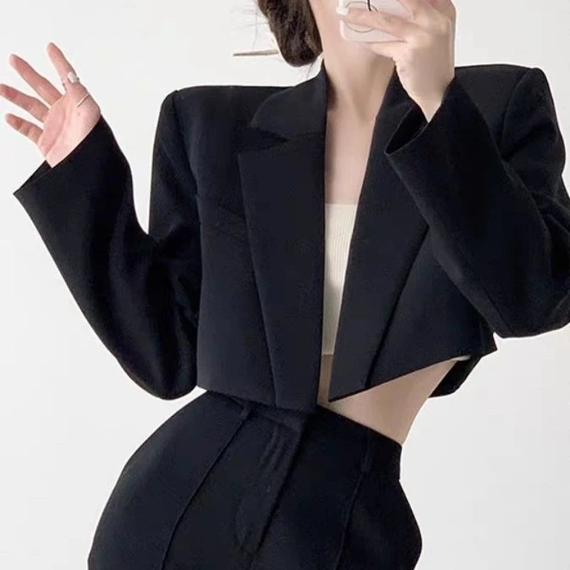Women’s White Blazer with Long Sleeves and Open Front Design 2